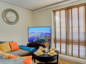 Pass the Keys Lovely 2-bedroom flat with balcony and great views